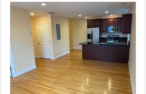 100 Fellsway West 204 Photo 1