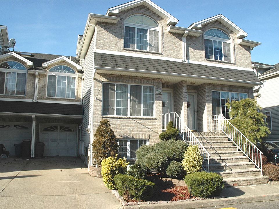 1st image of 18 Latourette Ln