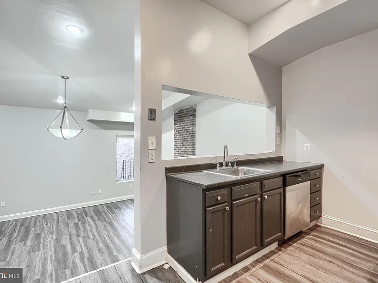 1524 Madison Ave #3 — Photo 6