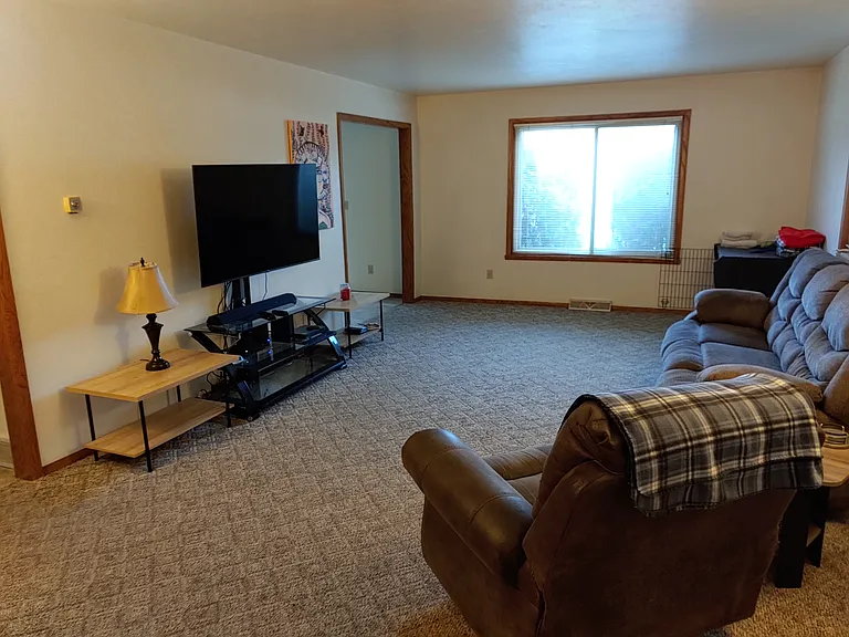 3506 E River Dr — Photo 3