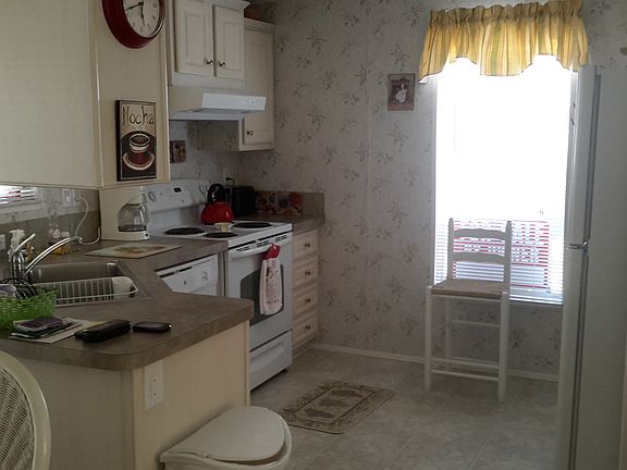 3rd image of 107 Anchorage Dr