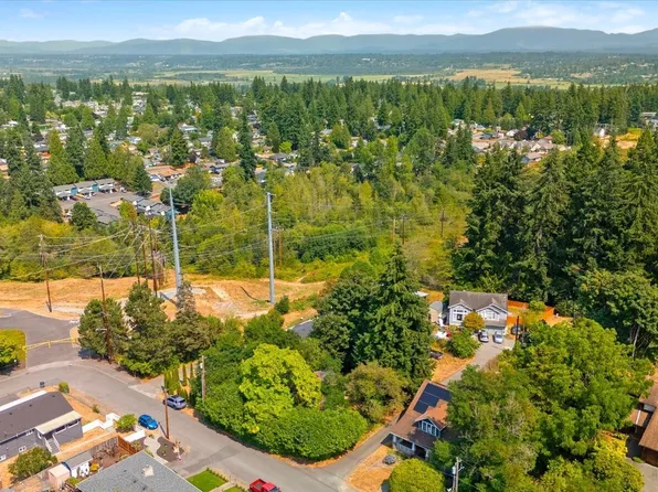 7713 Grant Drive, Everett, WA 98103