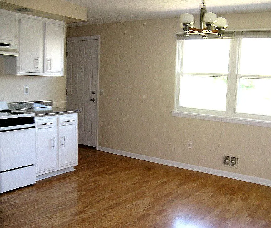 2 bed, 1075 sqft, $1,550 — Photo 2