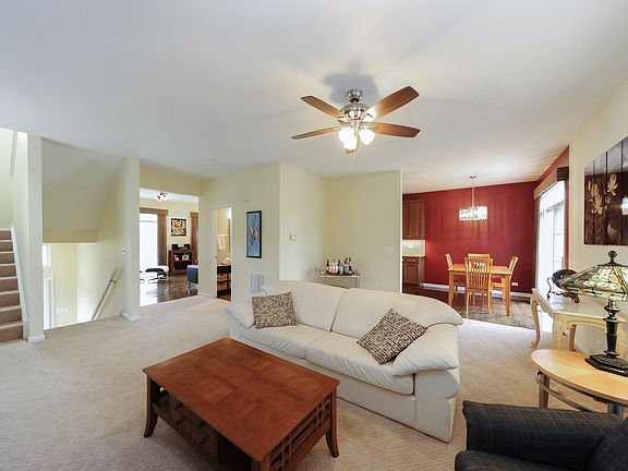 3rd image of 576 Shoreline Dr