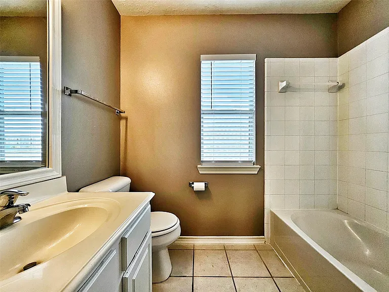 20503 Hidden Point Ln — Photo 12
