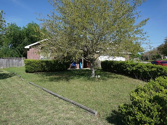 2nd image of 1013 E Toledo St