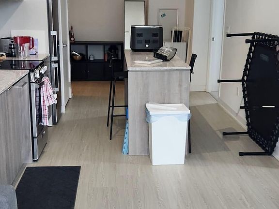 4th image of 31 Tippett Rd #1015