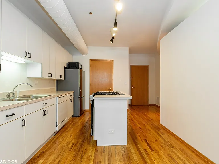 910 S Michigan Ave #1306 — Photo 3