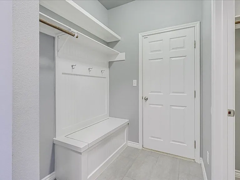2217 Ibis — Photo 39