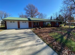 104 Russell St, Holdenville, OK 74848