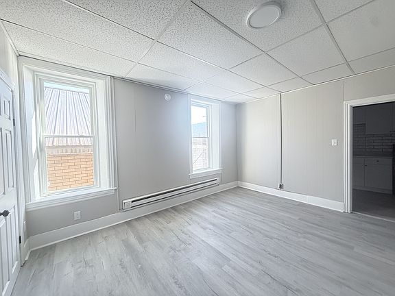 4th image of 100 E Market St #11542383