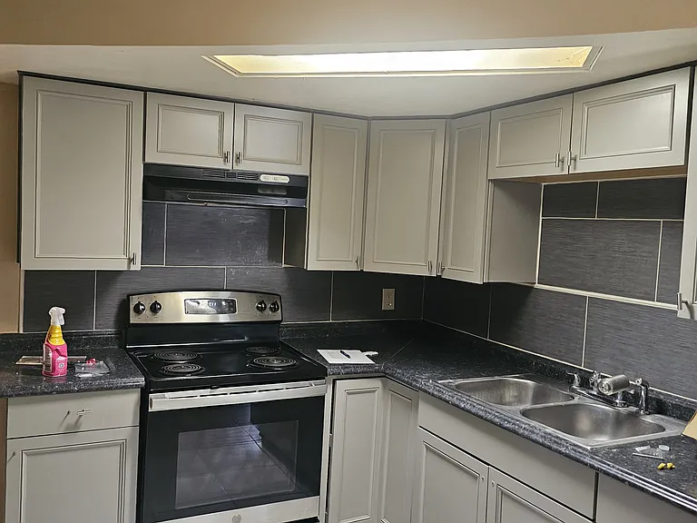 1018 Deal Ln — Photo 1