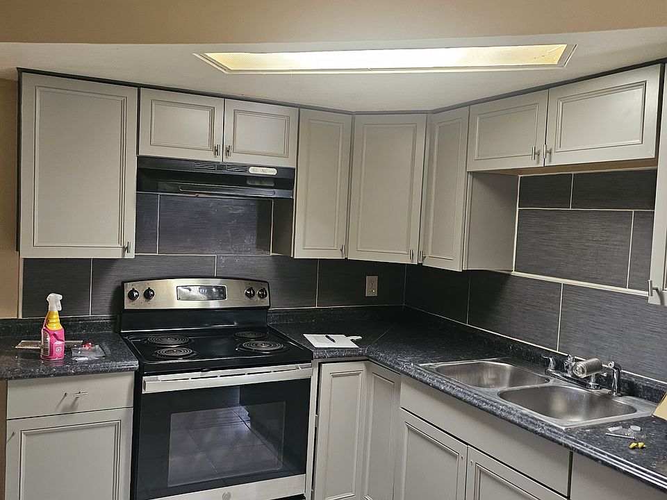 1st image of 1018 Deal Ln