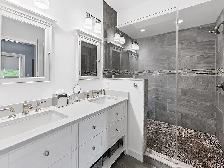 5213 Cathedral Ave NW — Photo 30