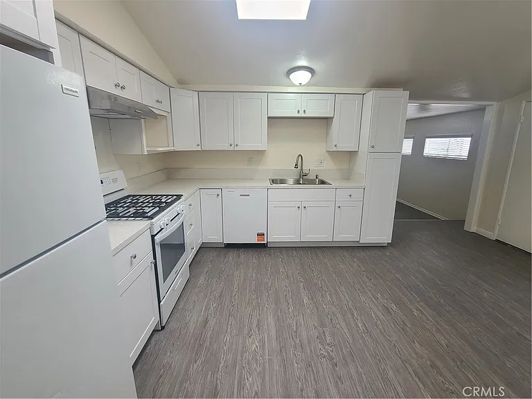 20340 Sherman Way — Photo 9