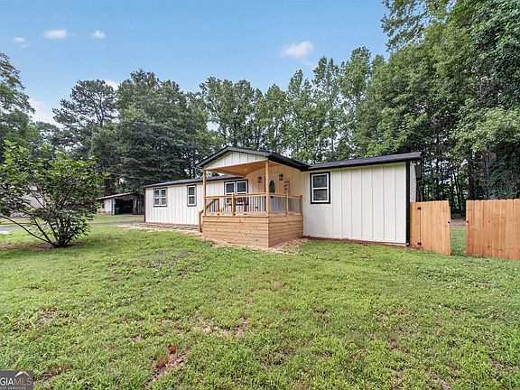 2nd image of 3955 Pecan St