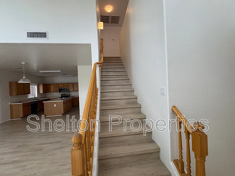 17229 W Caribbean Ln — Photo 9