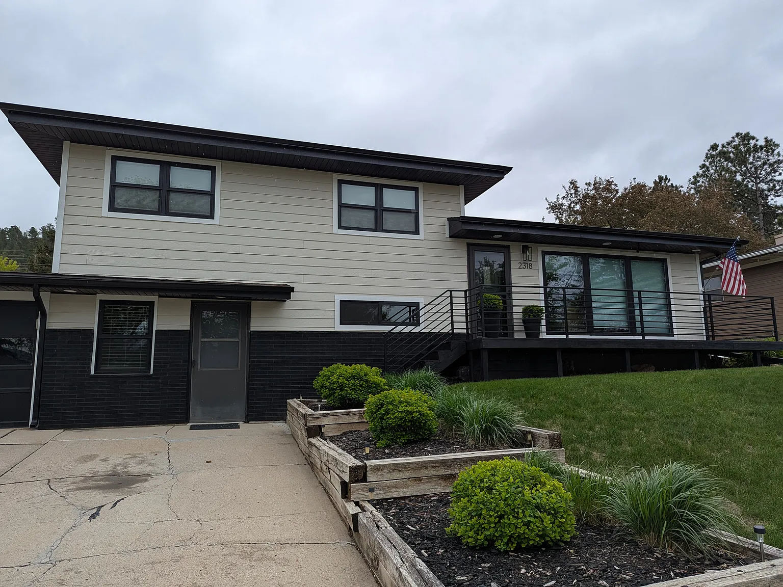 3 bed, 1750 sqft, $2,200 — Photo 2