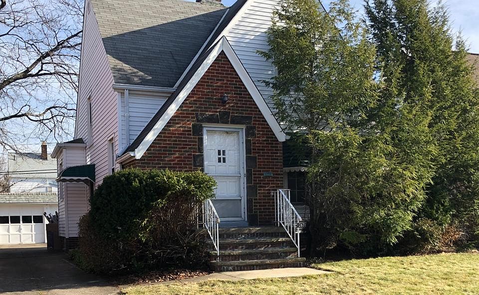 1st image of 267 E 210th St