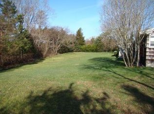33 Knollwood Dr, Southampton, NY 11968