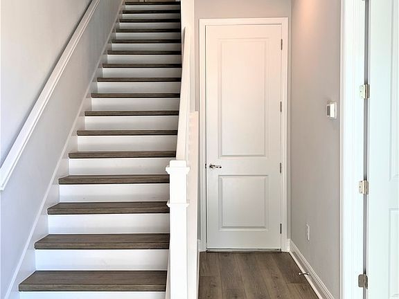 4th image of 206 S Tampania Ave #5