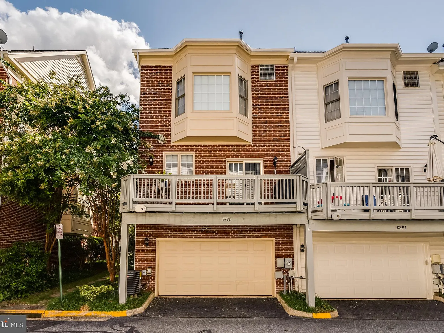 3 bed, 3.5 bath, 1940 sqft, $5,000 — Photo 3