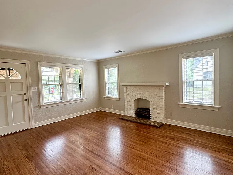 1603 S Columbia Ave #1603 — Photo 3