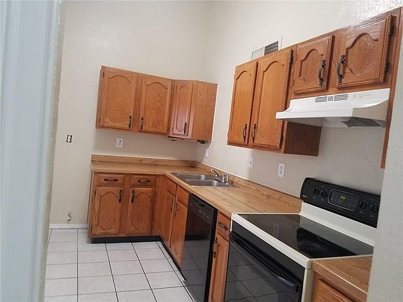 5th image of 4704 China Rose Dr