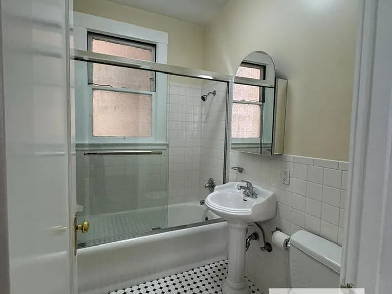 3321 21st St — Photo 6