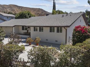 11230 Dominica Ave, Sylmar, CA 91342