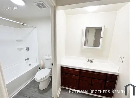 2637 S Manhattan Pl #7 — Photo 7