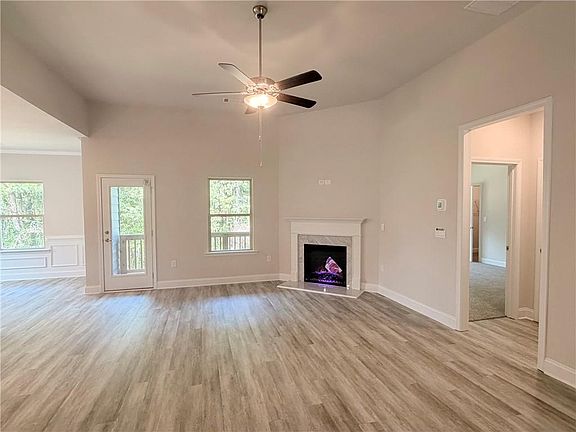 5th image of 420 Magnolia Grove Pl