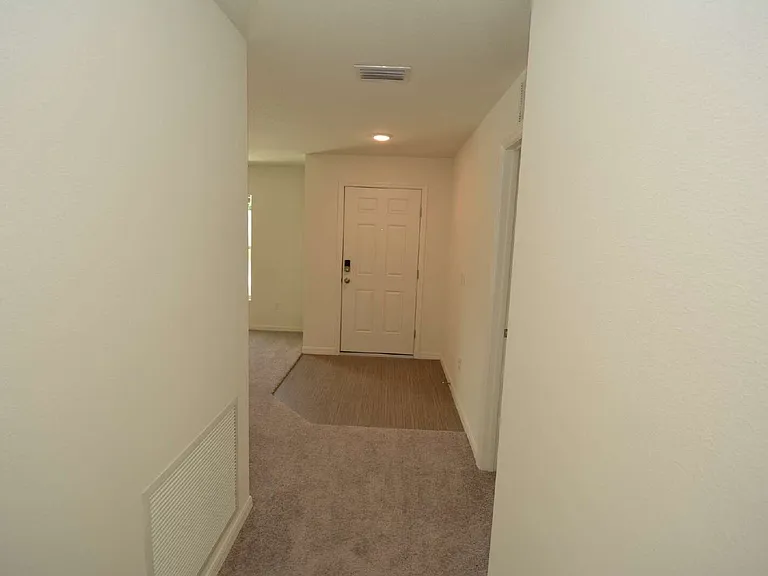 11 Roxland Ln — Photo 5