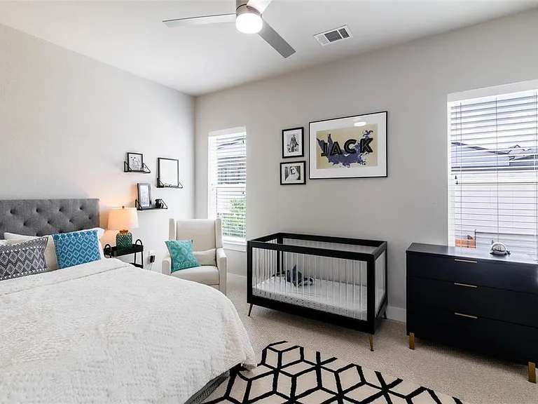 6025 Seville Dr — Photo 26