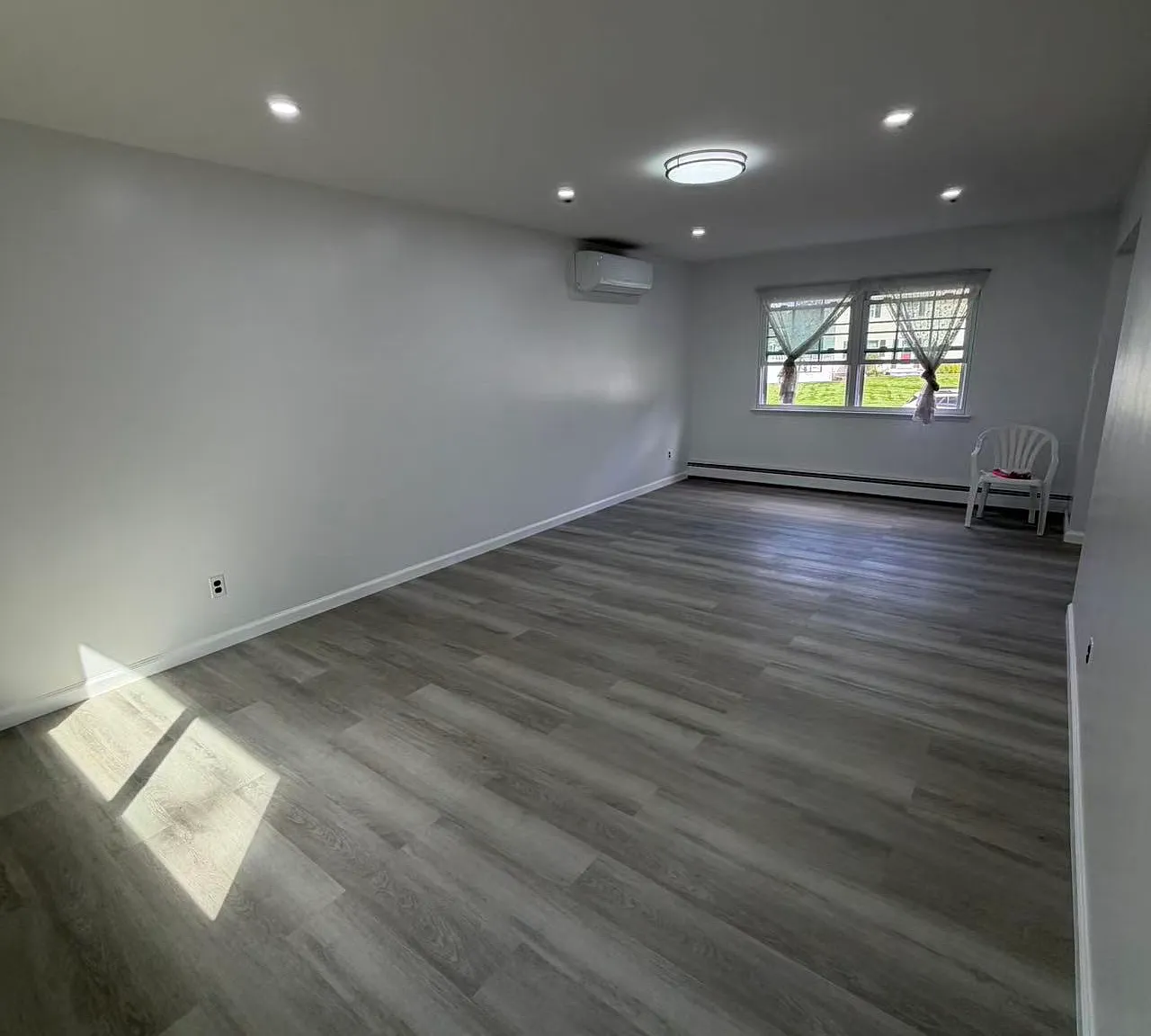 4 bed, 1986 sqft, $4,500 — Photo 3