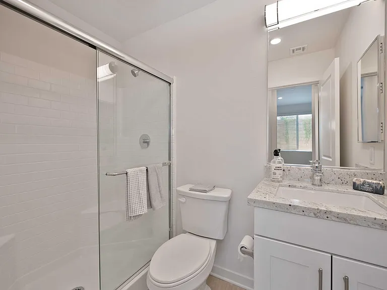 River Gate Townhomes — Photo 10