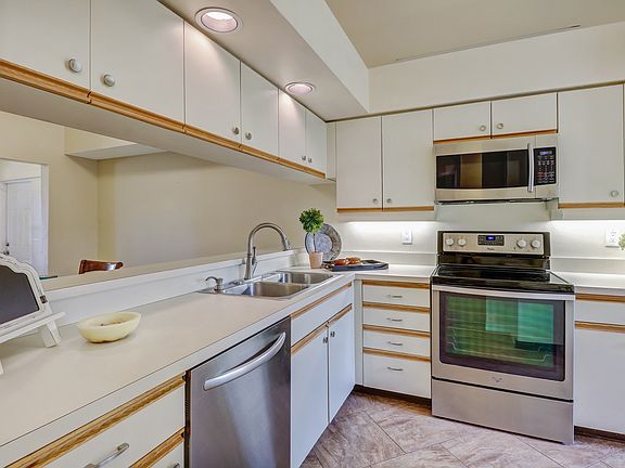 4th image of 13150 Radcliffe Dr