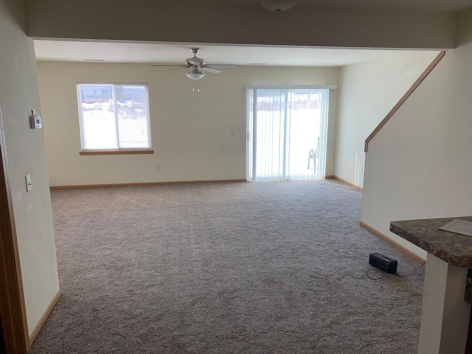 1st image of 871 Stonecrop Dr