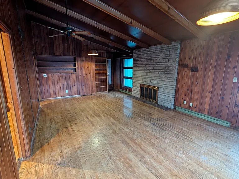 1829 Heyl Rd — Photo 2