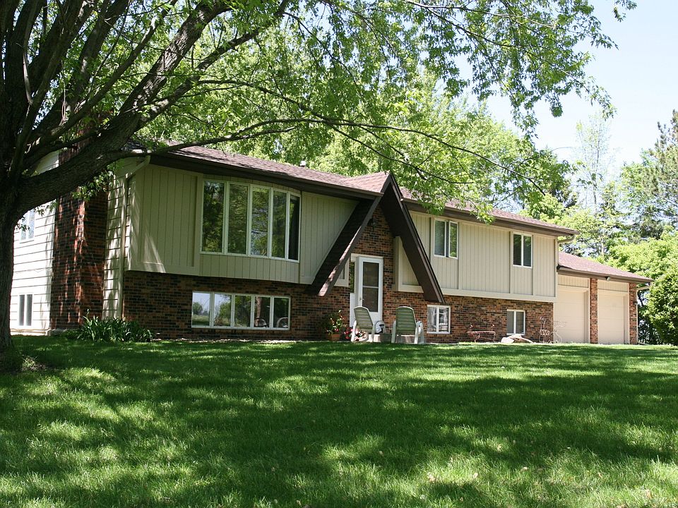 1st image of 24755 Essex Ave