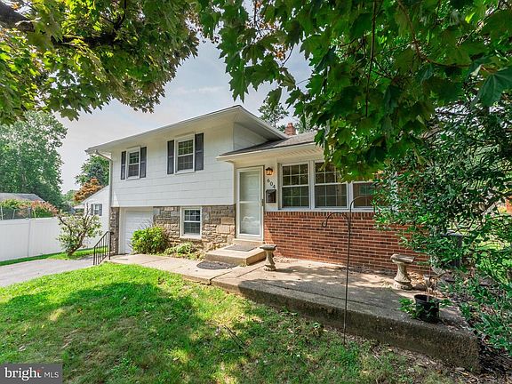 3rd image of 604 Ashland Ave