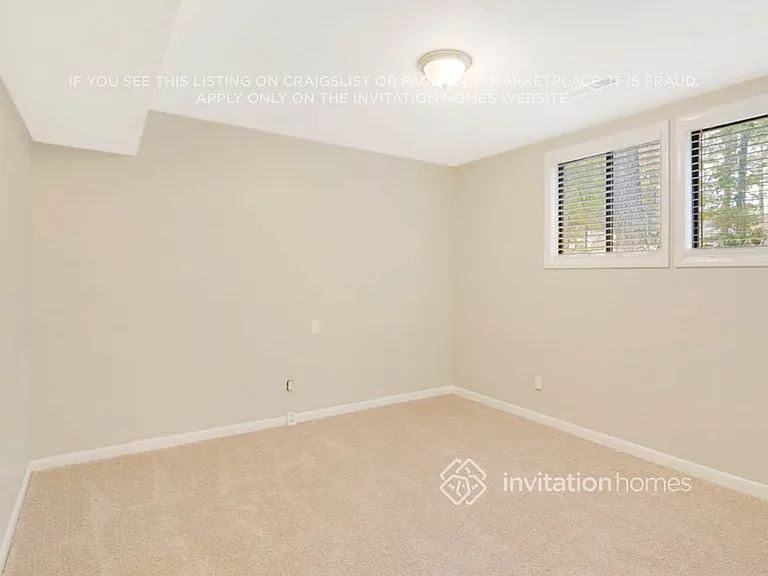 7812 Haymarket Ln — Photo 16