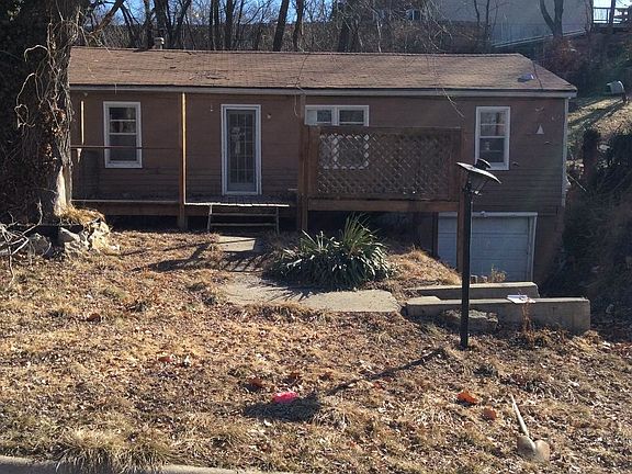 2nd image of 365 N 40th St