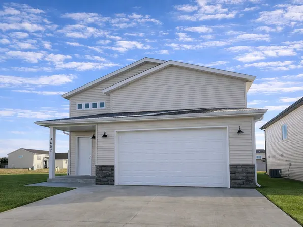 3602 33rd St S, Moorhead, MN 56560