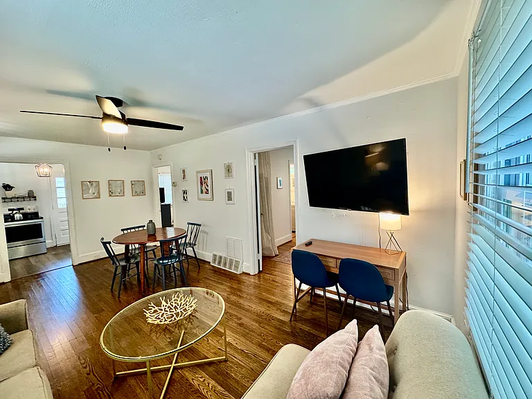 2826 Lincoln St — Photo 6
