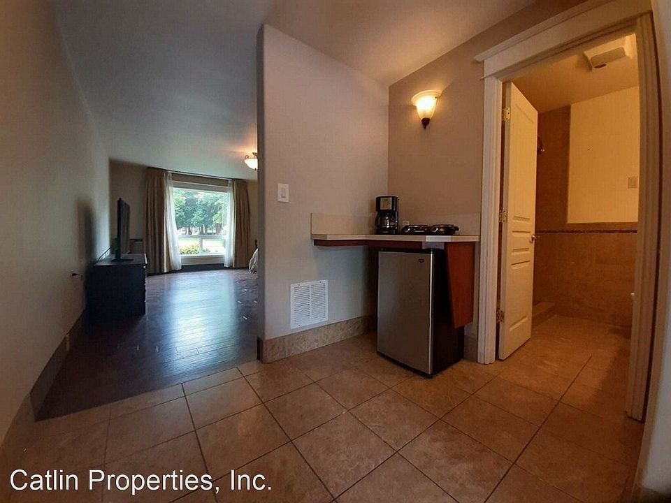 1st image of 1405 17th Ave #120