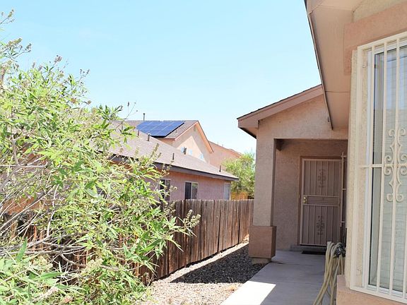 3rd image of 128 Avenida Jardin