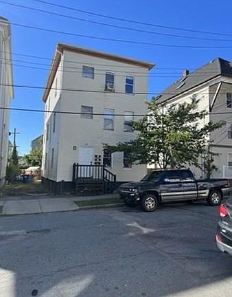 2nd image of 22 Holly St
