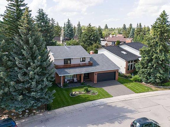 2nd image of 23 E Woodgrove Cres SW