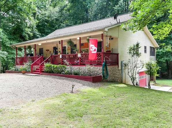 141 Butterfly Ln, Hayesville, NC 28904